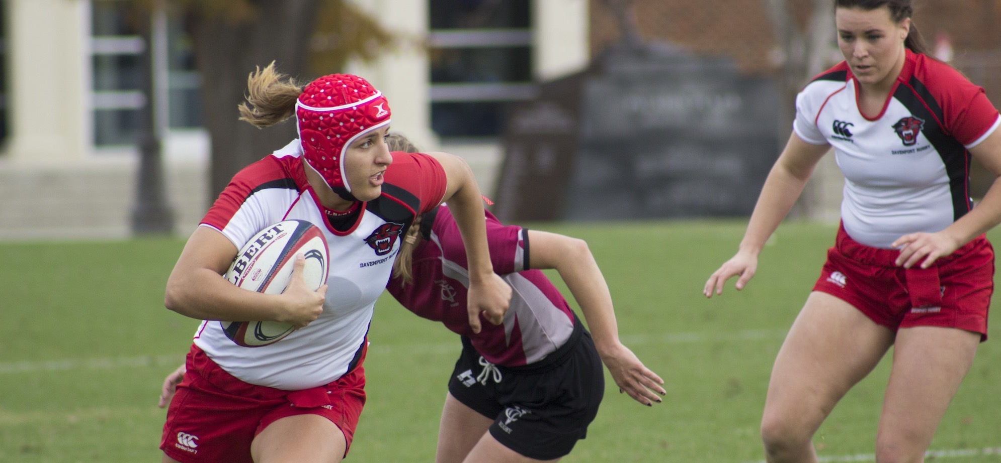 Davenport v Vassar 2016 women's DII fall college rugby semis. Sophie Harris photo