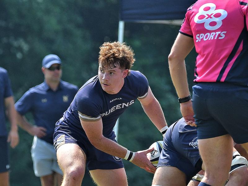 Queens in action fall 2025. David Hughes photo.