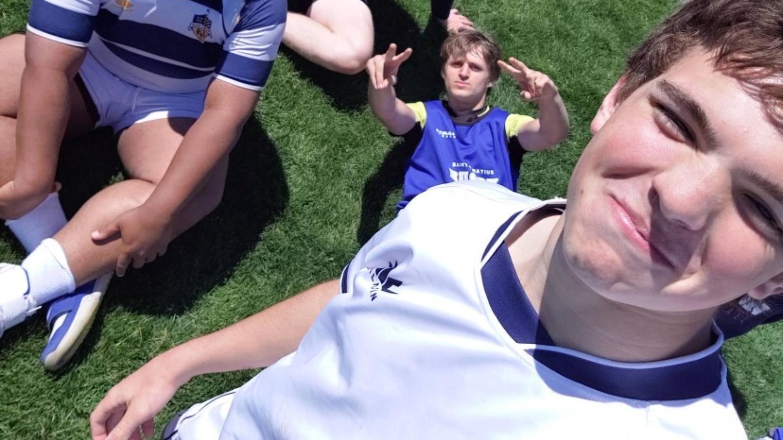 connor bender selfie