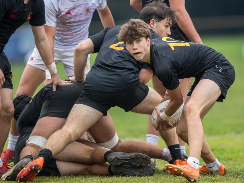 Jesuit held off De La Salle. David Barpal photo.