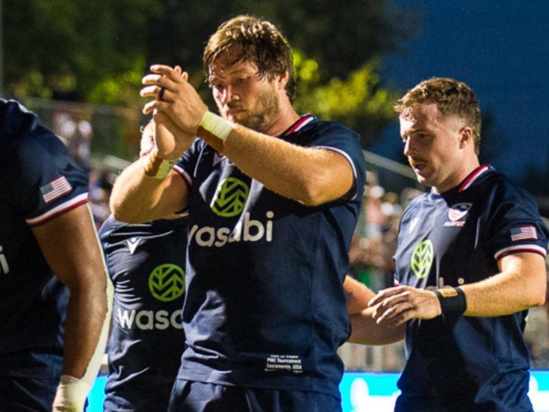 Jason Damm applauds a try. David Barpal photo.