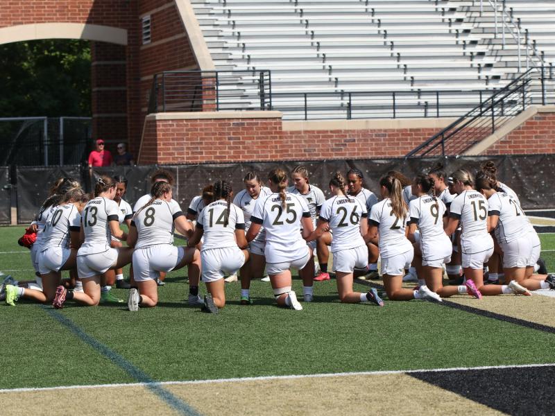 Lindenwood huddles up fall 2025. Todd Lunow photo.