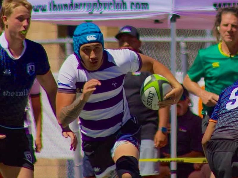 Thunder Rugby makes a move.