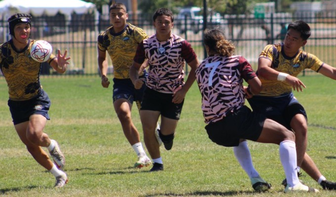 Belmont Shore U16s on their way to score. Alex Goff photo.