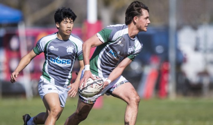 De La Salle preserved their unbeaten record. David Barpal photo.