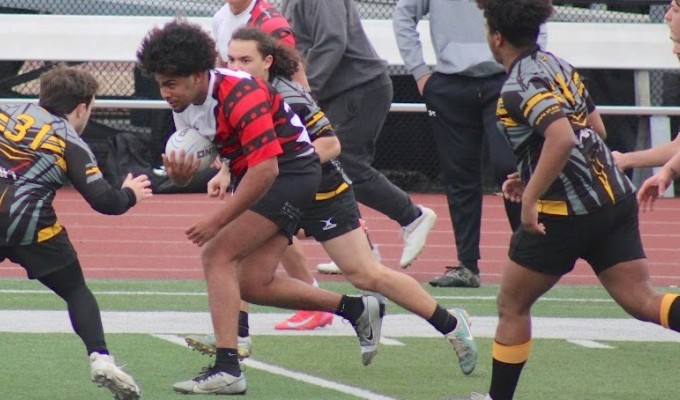 Mel Gaston makes some hard yards for Berks. Tracy Lis photo.