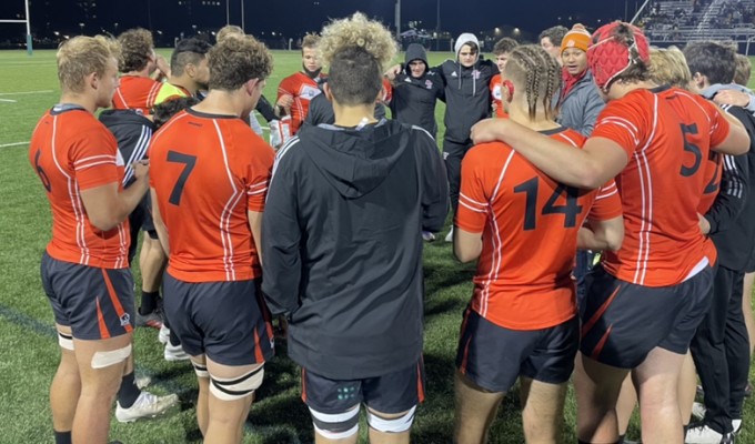 Davenport huddles up at Notre Dame.