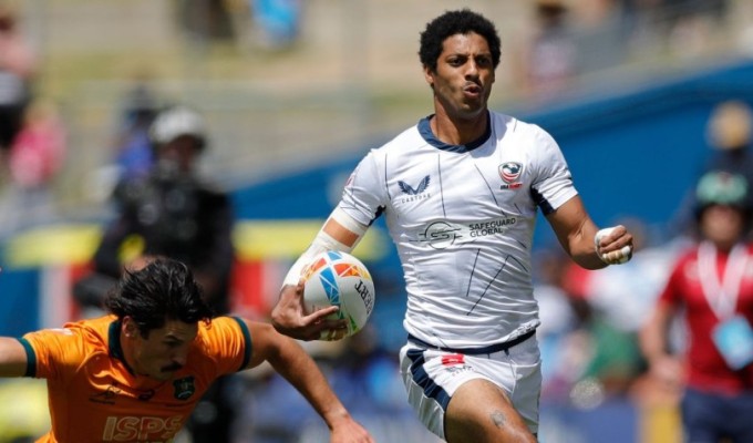 Malachi Esdale on the run. Mike Lee KLC Fotos for World Rugby.