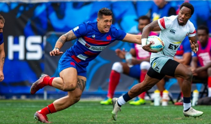 Carlin Isles pulls away against France at the 2020 LA 7s. David Barpal photo. 