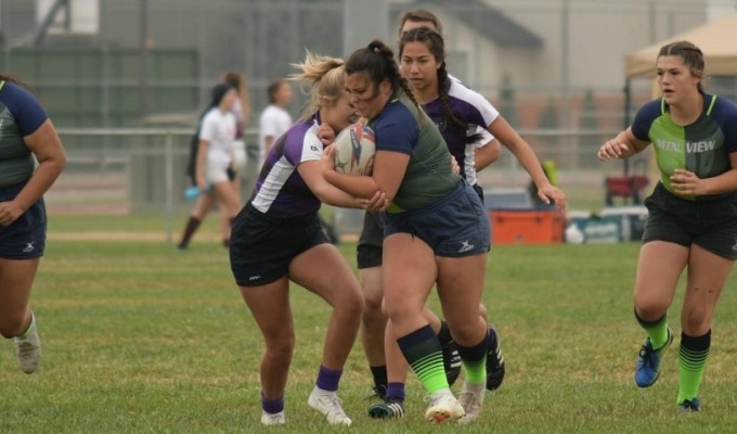 Jada Medellin works her way through contact against Rocky Mountain. Rochelle Simmons photo.
