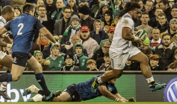 Joe Taufete'e on his way to scoring a superb try against Ireland in 2018. Colleen McCloskey photo.