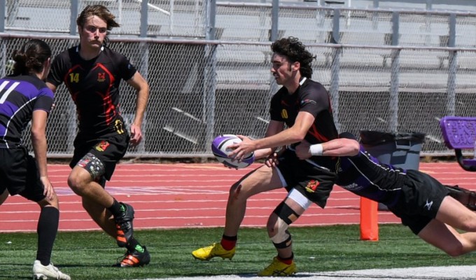 Action between San Diego Mustangs and Thunder Rugby.