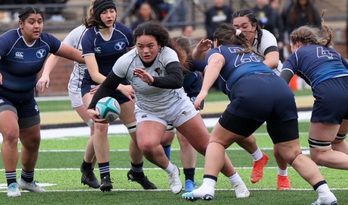 Freda Tafuna causing problems for BYU. Todd Lunow photo.