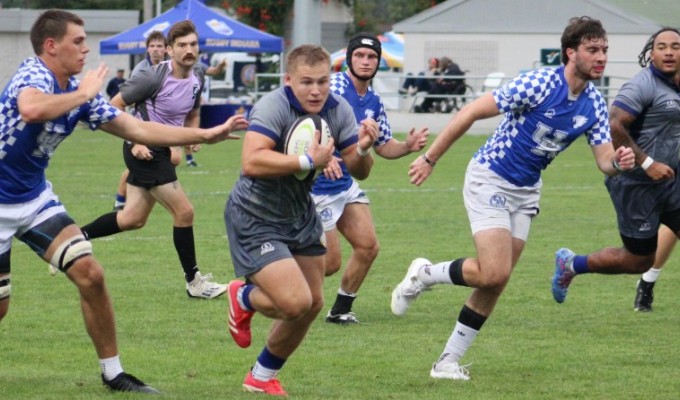 Casey Graybill finds some space for Marian. Photo Alex Goff.