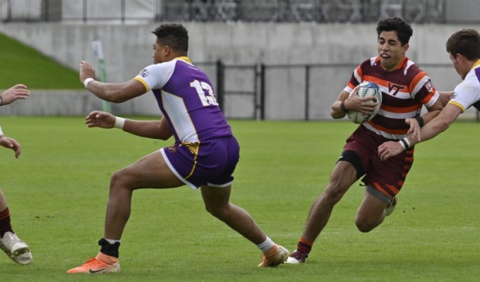 Flyhalf and backs coach Fernando Anduaga looks for support against West Chester. Photo Olly Laseinde.