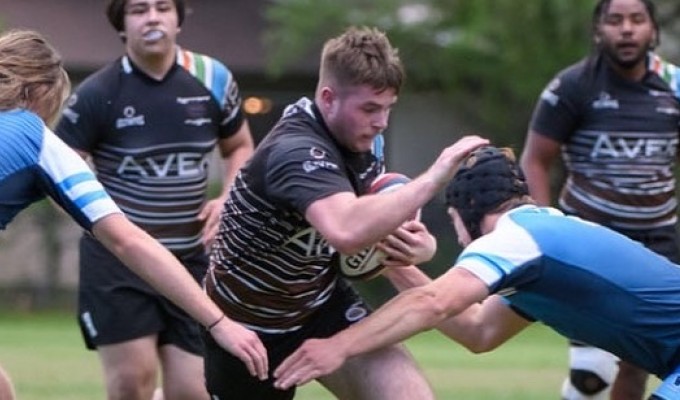 Palmer Terrors gets some go-forward against Valor Christian. Photo @broadgauge.