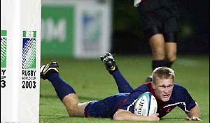 Phil Eloff scoring vs Japan in the 2003 Rugby World Cup. Photo World Cup.