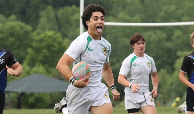 Sonny Ramirez goes in for a try for Edina. Tim Portz photo.