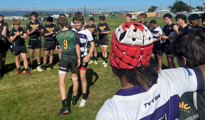Thunder and SFGG exchange tokens of respect post-match.