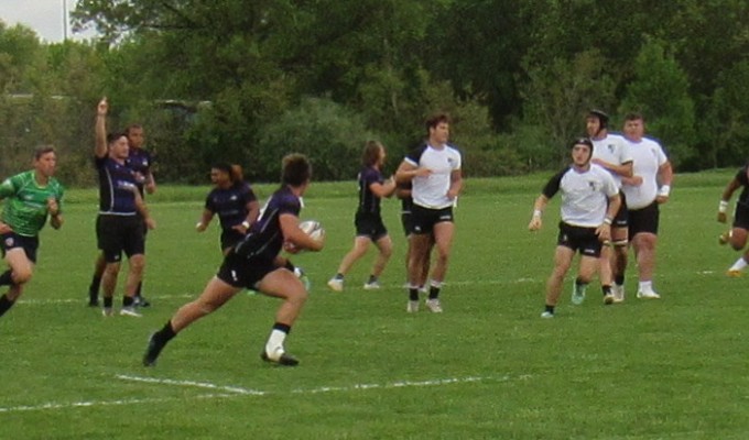 Solomon Williams goes in for the opening try. Alex Goff photo.