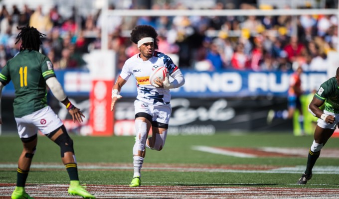 Folau Niua looks for some space against South Africa at the 2017 USA 7s in Las Vegas.