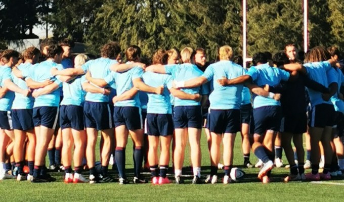 USA U18s huddle up.