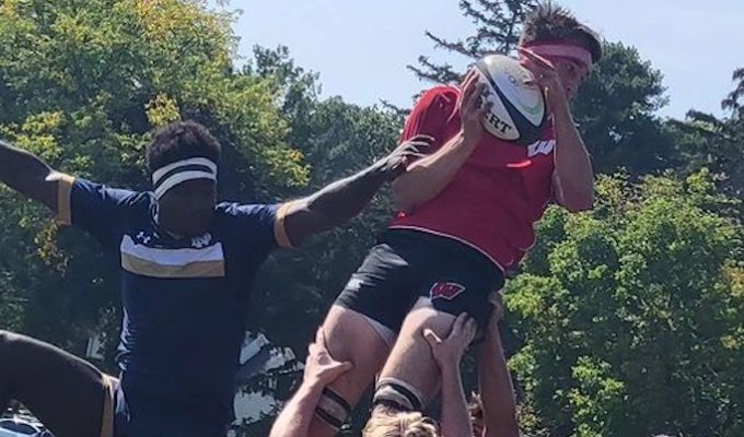 Wisconsin wins a lineout against Notre Dame.