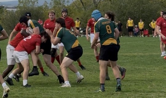 Cornell defends well vs Oswego.