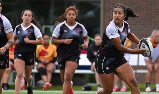 Davenport faces AIC in a DII top-of-the-standings matchup.