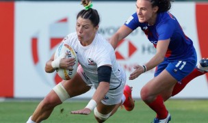Abby Gistaitis goes in for a try for the USA 7s team. Mike Leee KLC fotos for World Rugby.