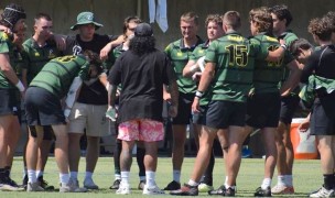 Oregon huddles up.
