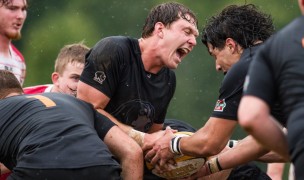 Roman Funkhouser for Tennessee urges on the maul. Photo Will Fagan.