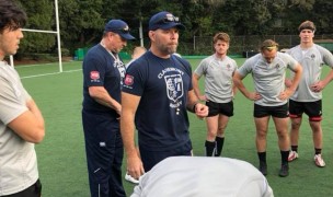 Scott Bracket coaching with the Claremont Colleges team.