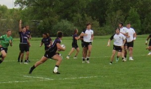 Solomon Williams goes in for the opening try. Alex Goff photo.