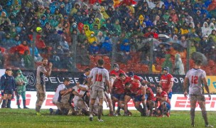 Bryce Campbell, at right wearing #12, in the rain in Santiago. Photo Rugby Chile.