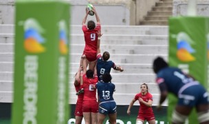 Spain and USA women go up for a lineout in last week's bronze medal match. Photo Madrid 7s.