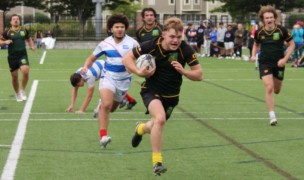 Finlay Hutton goes in for a key try for Vermont. Photo Rory Goff.