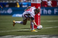 Stephen Tomasin in for a try. David Barpal photo.