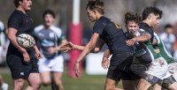 De La Salle (gray and green) vs Jesuit (black). Photo David Barpal photo.