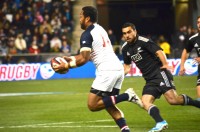 Andrew Suniula finding some space against the Maori All Blacks in 2013. Mike Bobis photo.