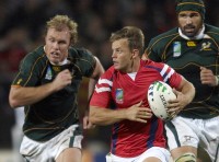 Hercus garners some attention vs South Africa in RWC 2007. Ian Muir. photo.