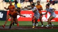 Kayla Canett and Lauren Doyle against Australia. Martin Seras Lima photo.