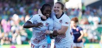 A happy Jaz Gray and Kristi Kirshe. Mike Lee KLC fotos for World Rugby. 