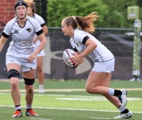 Richelle Stephens on the run. Todd Lunow photo.