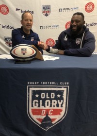 Tendai Mtawarira shakes hands with Old Glory co-owner Paul Sheehy