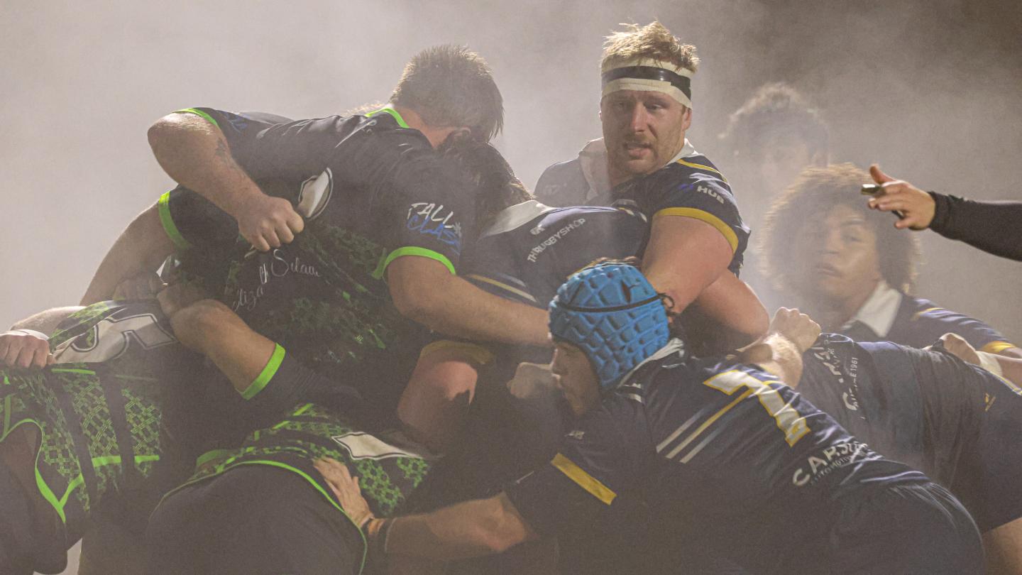 Life mauls vs UBC in the fog. Photo Calder Cahill.