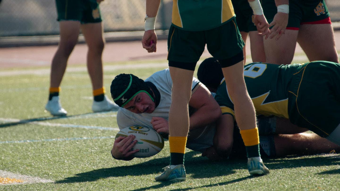 La Costa Canyon scores.