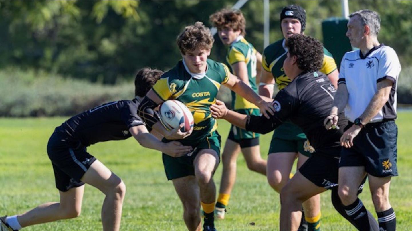Parker Spiegel charges ahead for Mira Costa. Photo Alexis Poelman.