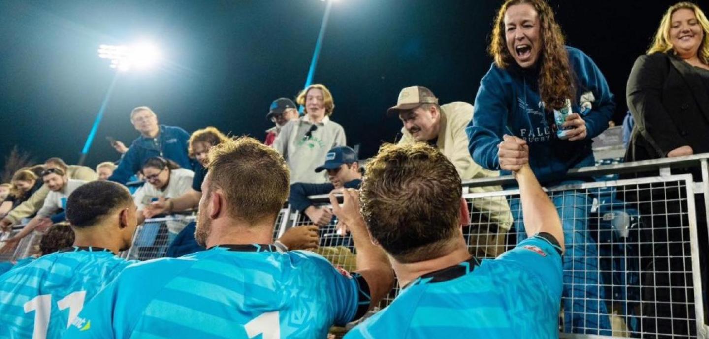 anthem players with crowd anthem players with crowd