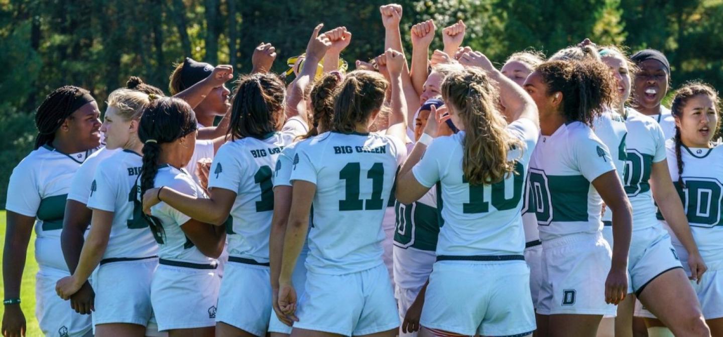 dartmouth women huddle 0 dartmouth women huddle 0